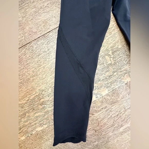 Nike Black Dri-FIT Performance 7/8 Leggings medium Running Walking Training - Picture 9 of 17